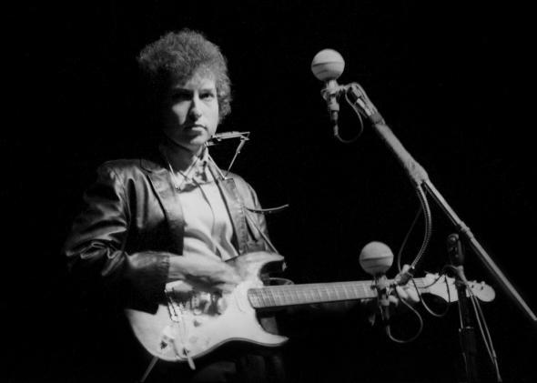 Bob Dylan Goes Electric at the Newport Folk Festival